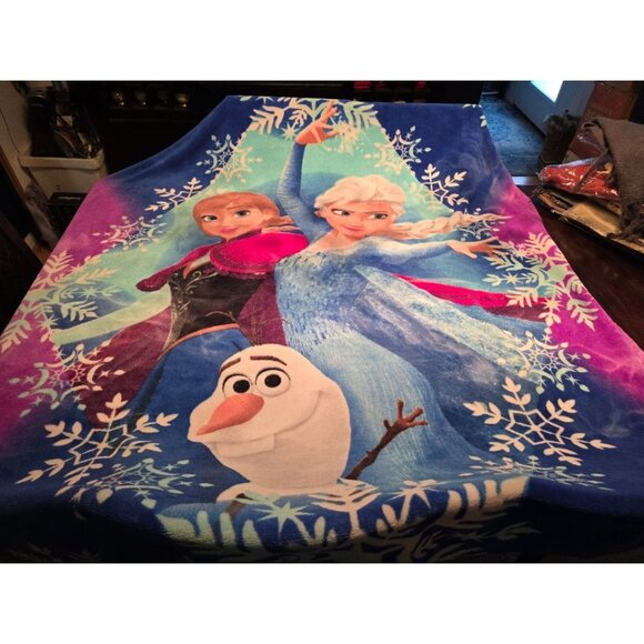 Disney Frozen Plush Fleece Blanket – Elsa, Anna & Olaf Winter Snowflake Throw | - Picture 3 of 7